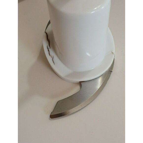 Cuisinart DLC-4CHB Mini-Prep Plus 4-Cup Food Processor Tested - Picture 7 of 12